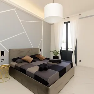 exclusive-apartment-front-navigli.italymilanhotels.net/